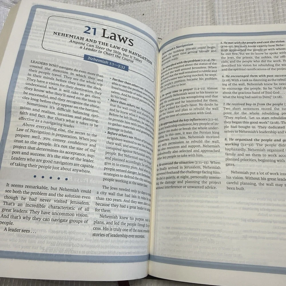 NIV Maxwell Leadership Bible 2018‎ Brown Bonded Leather 7185BRG Nelson